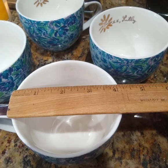 Lilly Pulitzer, big coffee or latte cups, 12 oz, Lion Around - Picture 3 of 7